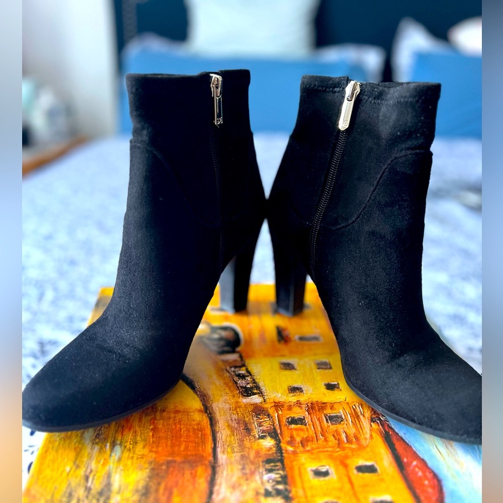 Sam Edelman black Suede Booties Sz 8